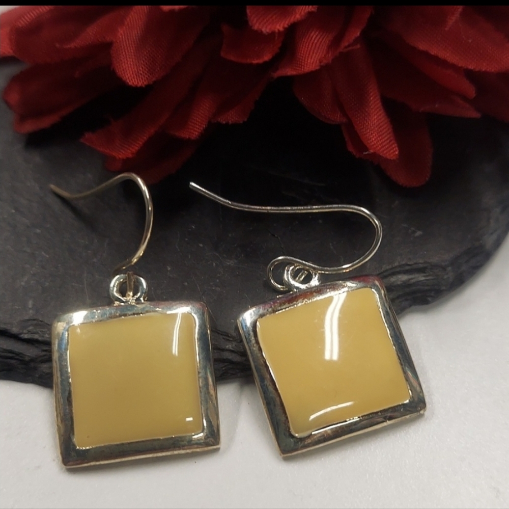 E1500 Silvertone Square Enamel Drop Earring - Picture 4 of 9